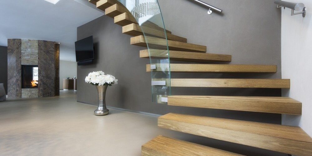 Elegant,Wood,And,Glass,Staircase,In,Luxury,Home
